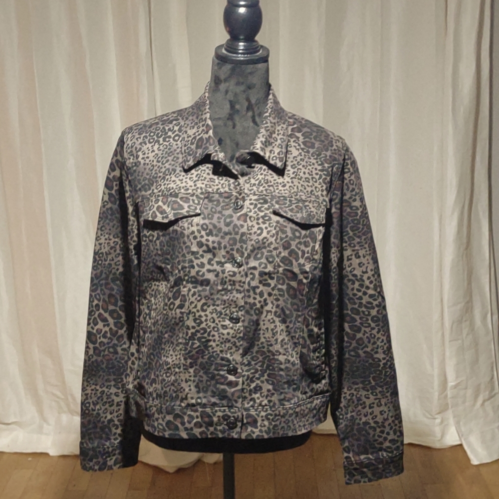 Nine West leopard print button down jacket